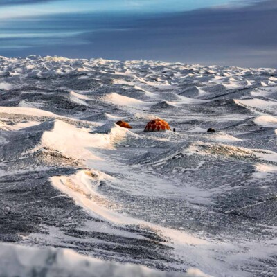 Mitten auf dem Eisschild Grönlands